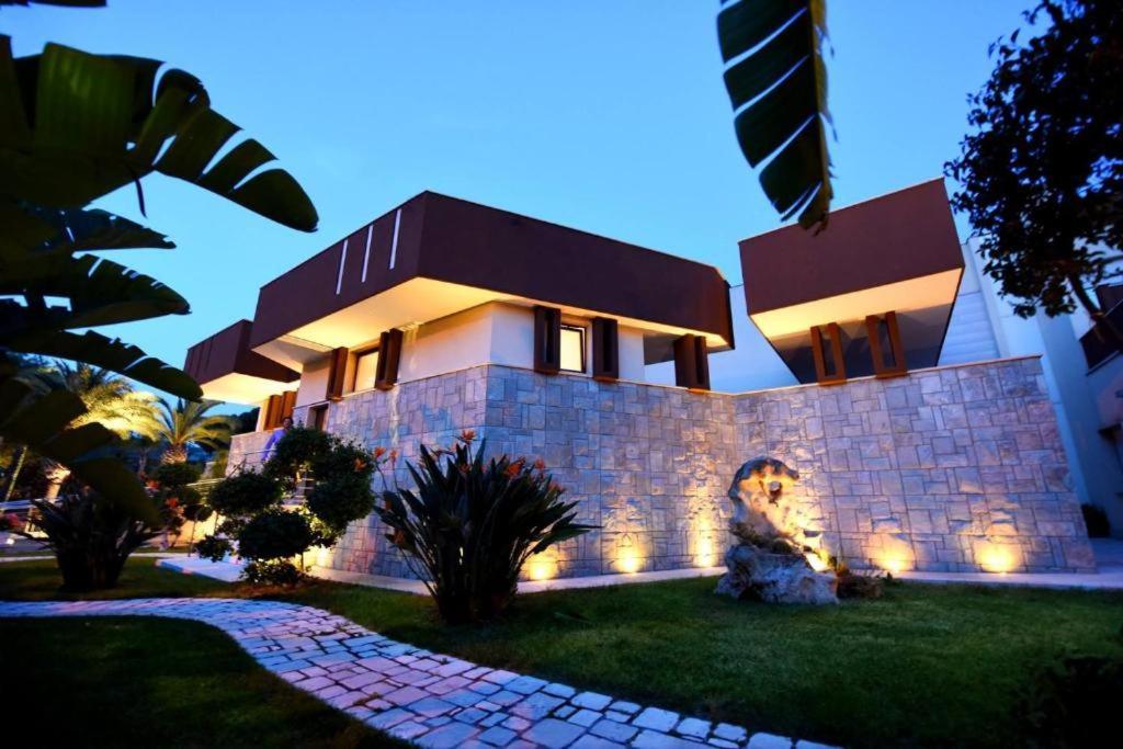 Colonna Rooms & Apartment Trani Εξωτερικό φωτογραφία