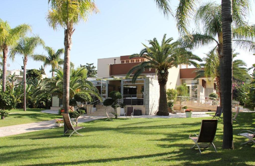 Colonna Rooms & Apartment Trani Εξωτερικό φωτογραφία